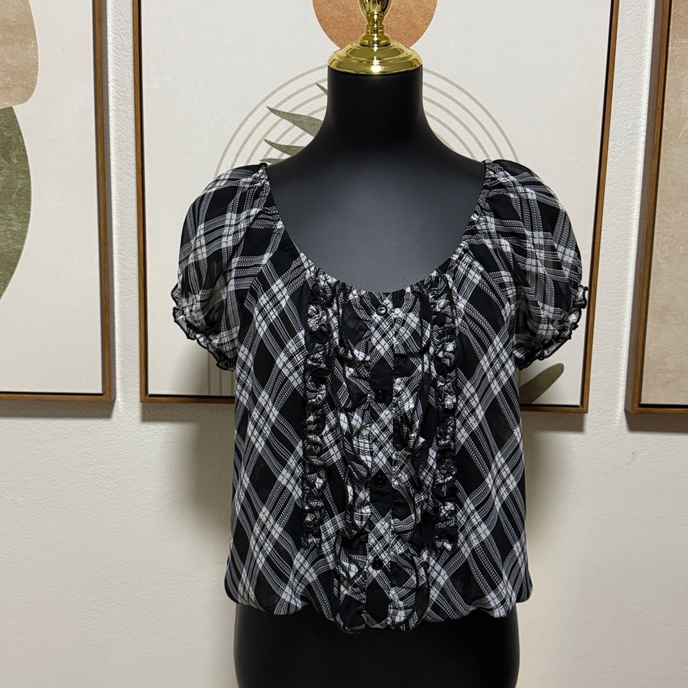 ✨ Forever 21 Black and Gray Plaid Blouse